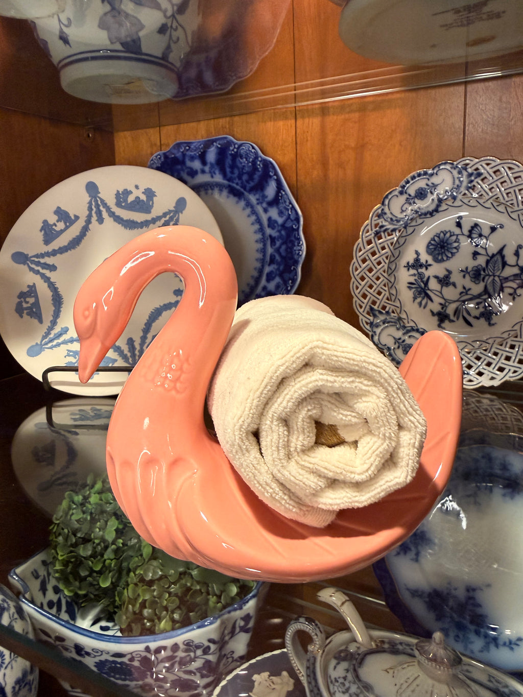 Vintage Pink Ceramic Swan Hand Towel Holder